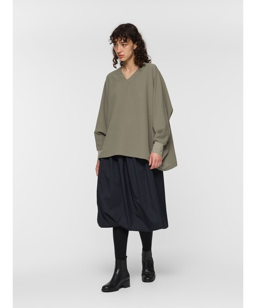 mizuiroind(ミズイロインド)の「mizuiro ind Vネックドルマンスリーブプルオーバー(Tシャツ/カットソー・レディース・チャコールグレー/ブラック/カーキ/ネイビー・FREE)」の17枚目の写真