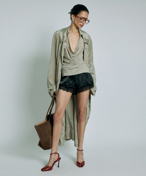 PROJECT WAVE(プロジェクトウェーブ)の「Bella Hool Top (3COLOR)(Tシャツ/カットソー・レディース・ブラック/Beige/アイボリー・FREE)」の4枚目の写真