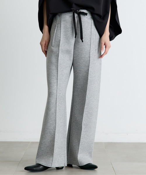 COGTHEBIGSMOKE(コグザビッグスモーク)の「【COGTHEBIGSMOKE/コグザビッグスモーク】GALAXY SEMI-WIDE TROUSERS/ダンボールスラックス(スウェットパンツ・レディース・ブラック/オフホワイト/グレー・1)」の1枚目の写真