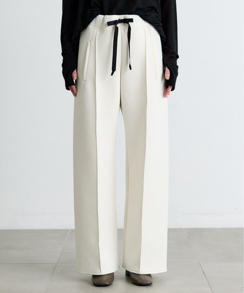 COGTHEBIGSMOKE(コグザビッグスモーク)の「【COGTHEBIGSMOKE/コグザビッグスモーク】GALAXY SEMI-WIDE TROUSERS/ダンボールスラックス(スウェットパンツ・レディース・ブラック/オフホワイト/グレー・1)」の17枚目の写真