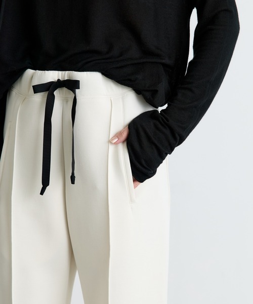 COGTHEBIGSMOKE(コグザビッグスモーク)の「【COGTHEBIGSMOKE/コグザビッグスモーク】GALAXY SEMI-WIDE TROUSERS/ダンボールスラックス(スウェットパンツ・レディース・ブラック/オフホワイト/グレー・1)」の7枚目の写真