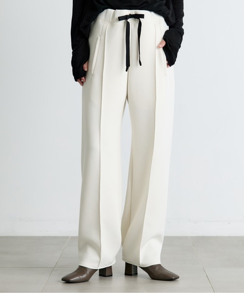 COGTHEBIGSMOKE(コグザビッグスモーク)の「【COGTHEBIGSMOKE/コグザビッグスモーク】GALAXY SEMI-WIDE TROUSERS/ダンボールスラックス(スウェットパンツ・レディース・ブラック/オフホワイト/グレー・1)」の12枚目の写真