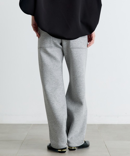 COGTHEBIGSMOKE(コグザビッグスモーク)の「【COGTHEBIGSMOKE/コグザビッグスモーク】GALAXY SEMI-WIDE TROUSERS/ダンボールスラックス(スウェットパンツ・レディース・ブラック/オフホワイト/グレー・1)」の19枚目の写真