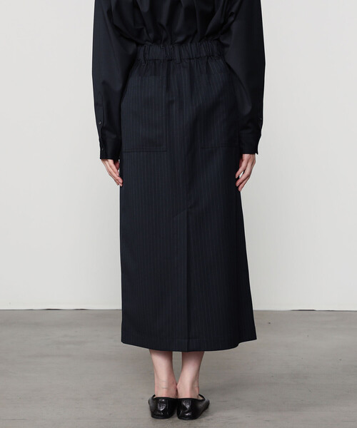 nicholson&nicholson(ニコルソンアンドニコルソン)の「nicholson & nicholson | ストレッチウール スカート WOMEN(スカート・レディース・ブルー系その他5/チャコール・38)」の4枚目の写真