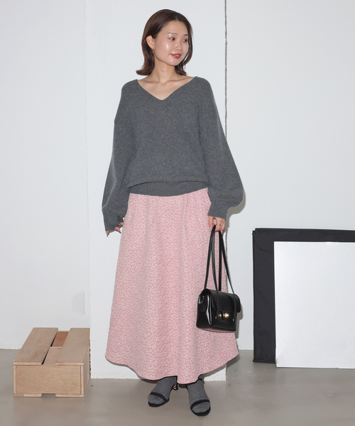 SLOBE IENA(スローブイエナ)の「《/WEB限定カラーあり》フラワージャガードフレアスカート(スカート・レディース・ブラック系その他/チャコールグレー/ピンク・38/36)」の5枚目の写真
