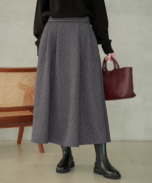 SLOBE IENA(スローブイエナ)の「《/WEB限定カラーあり》フラワージャガードフレアスカート(スカート・レディース・ブラック系その他/チャコールグレー/ピンク・38/36)」の14枚目の写真