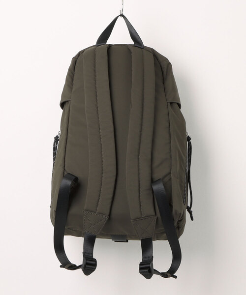 A.P.C.（アーペーセー）の「SAC A DOS TREK 2.0（バックパック/リュック・メンズ・カーキ・ONESIZE）」の2枚目の写真