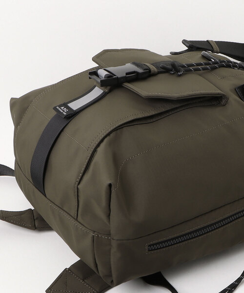 A.P.C.（アーペーセー）の「SAC A DOS TREK 2.0（バックパック/リュック・メンズ・カーキ・ONESIZE）」の3枚目の写真