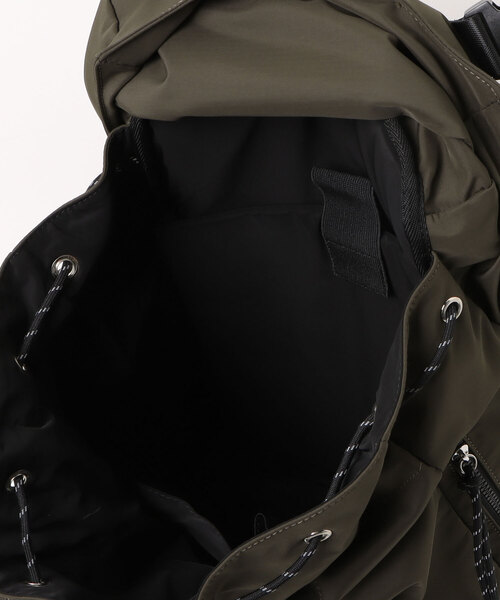 A.P.C.（アーペーセー）の「SAC A DOS TREK 2.0（バックパック/リュック・メンズ・カーキ・ONESIZE）」の4枚目の写真