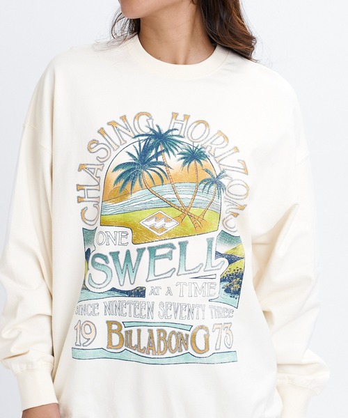 BILLABONG(ビラボン)の「BILLABONG ウィメンズ GRAPHIC LOOSE FIT CREW トレーナー 【LOOSE FIT】【2026年秋冬モデル】/ビラボンクルーネックスウェット(スウェット・レディース・イエロー系その他/ホワイト/アイボリー/オフホワイト・LARGE/MEDIUM)」の2枚目の写真