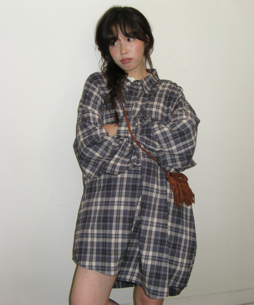 RONRON(ロンロン)の「RIBBON PIN SET SHIRT DRESS NAVY CHECK(ワンピース・レディース・その他・FREE)」の1枚目の写真