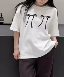 韓国ファッション　ゆったり着られるフロントリボンプリント半袖Tシャツ