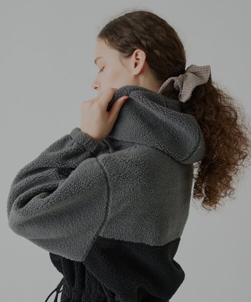 WHIMSIC(ウィムジック)の「【UNISEX】ボアフリースアノラックフーディー(パーカー・メンズ・オリーブ/ブラウン/ブラック・FREE)」の9枚目の写真