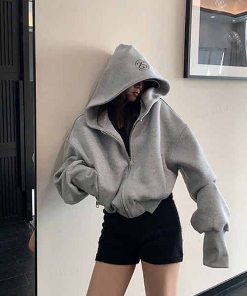 Dalfwin(ダールフィン)の「Ricecakeフード刺繍バックプリントジップアップショート丈フーディー(パーカー・レディース・グレー/ブラック・FREE)」の14枚目の写真