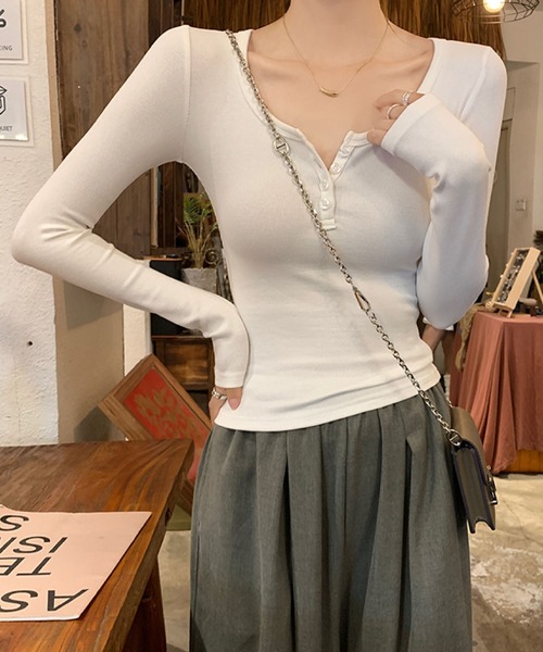 2ly2（トゥーリートゥー）の「ヘンリーネックリブ長袖トップス ボタン付き Uネック ストレッチ カットソー（Tシャツ/カットソー・レディース・グレー/ブラック/ホワイト/ブラウン・FREE）」の9枚目の写真