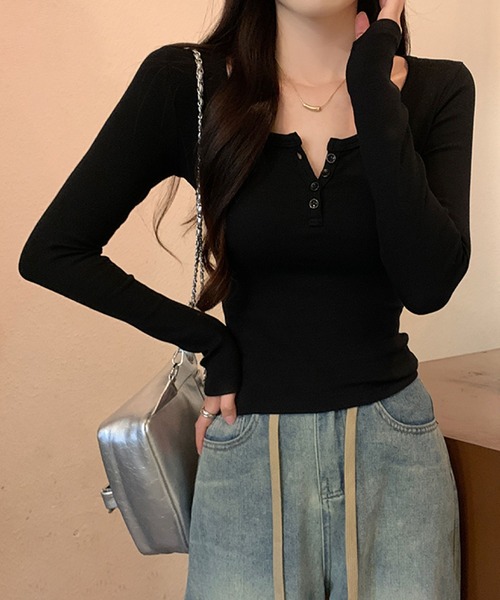2ly2（トゥーリートゥー）の「ヘンリーネックリブ長袖トップス ボタン付き Uネック ストレッチ カットソー（Tシャツ/カットソー・レディース・グレー/ブラック/ホワイト/ブラウン・FREE）」の14枚目の写真