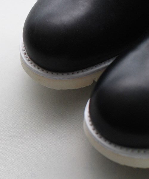 OURET(オーレット)の「OIL LEATHER VIBRAM SOLE SIDE GORE PLAIN TOE(ブーツ・メンズ・ブラック/グレー系その他/グリーン/ボルドー・42/43/41)」の20枚目の写真