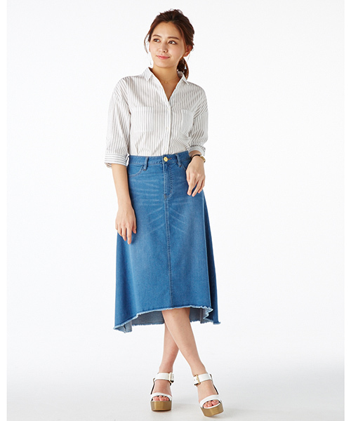 IEDIT(イディット)の「IEDIT Aラインが女らしい カットオフ風仕様のミディ丈 フィッシュテールデニムスカート(デニムスカート・レディース・ブルー・7/10/6/5/8/9)」の4枚目の写真