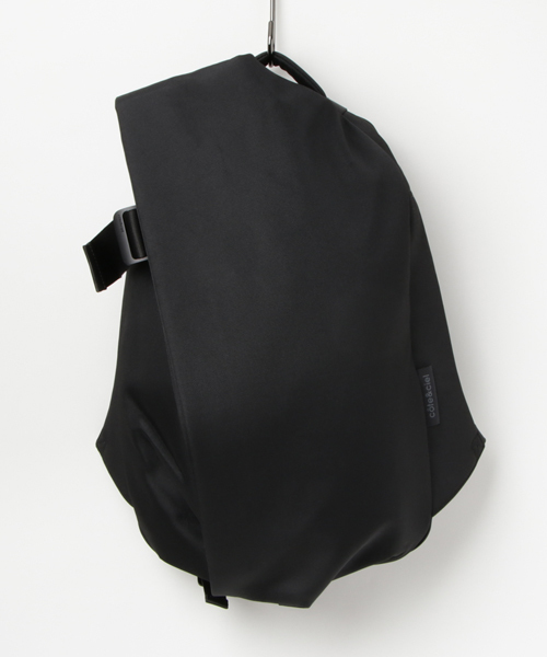 Cote&Ciel(コートエシエル)の「◇Cote&Ciel / コート エ シエル: ISAR RUCKSACK M(バックパック/リュック・メンズ・チャコールグレー/ブラック・FREE)」の8枚目の写真