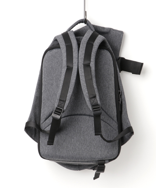 Cote&Ciel(コートエシエル)の「◇Cote&Ciel / コート エ シエル: ISAR RUCKSACK M(バックパック/リュック・メンズ・チャコールグレー/ブラック・FREE)」の3枚目の写真