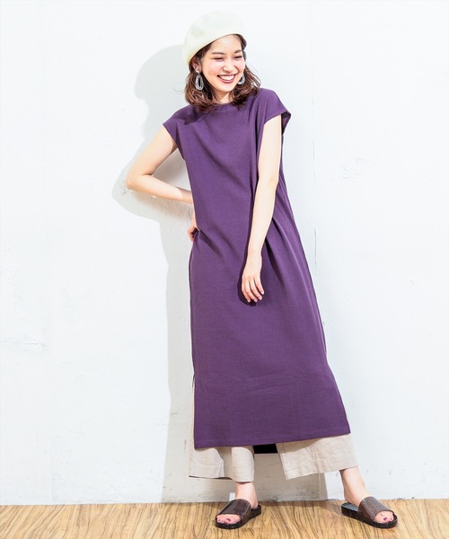 natural couture（ナチュラルクチュール）の「Dカンベルト付きワッフルTワンピ（ワンピース・レディース・ブラック/パープル/アイボリー/キャメル/ブラウン・FREE）」の1枚目の写真
