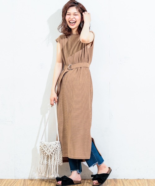 natural couture（ナチュラルクチュール）の「Dカンベルト付きワッフルTワンピ（ワンピース・レディース・ブラック/パープル/アイボリー/キャメル/ブラウン・FREE）」の5枚目の写真