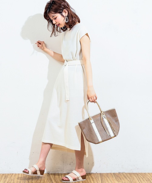 natural couture（ナチュラルクチュール）の「Dカンベルト付きワッフルTワンピ（ワンピース・レディース・ブラック/パープル/アイボリー/キャメル/ブラウン・FREE）」の2枚目の写真