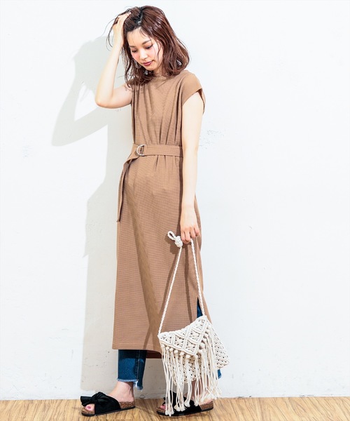 natural couture（ナチュラルクチュール）の「Dカンベルト付きワッフルTワンピ（ワンピース・レディース・ブラック/パープル/アイボリー/キャメル/ブラウン・FREE）」の17枚目の写真