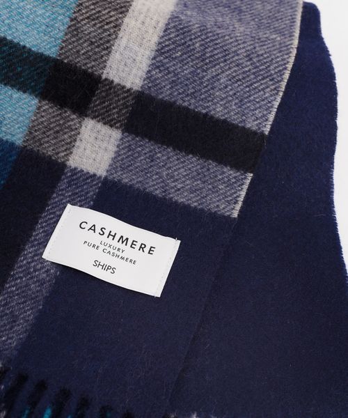 SHIPS（シップス）の「カシミヤリバーシブルマフラーチェック◇（マフラー・レディース・ブラック/ライトグレー/ブラウン/ナチュラル/ネイビー/レッド/ブルー/オレンジ・ONE SIZE）」の15枚目の写真