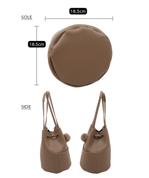 KOBE LETTUCE（コウベレタス）の「エコファーポンポン付き2wayバケツ型デザイン巾着バッグ（ハンドバッグ・レディース・ネイビー/カーキ/グレイッシュベージュ・FREE）」の6枚目の写真