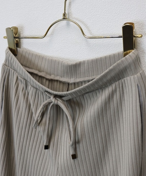 andme（アンドミー）の「カットリブニットソーワイドパンツ（その他パンツ・レディース・ネイビー/カーキ/グレー系その他/ブラック/ベージュ/ライトブラウン/グリーン/ブルー系その他/チャコールグレー/ブラウン・M/L）」の12枚目の写真