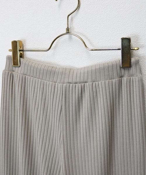 andme（アンドミー）の「カットリブニットソーワイドパンツ（その他パンツ・レディース・ネイビー/カーキ/グレー系その他/ブラック/ベージュ/ライトブラウン/グリーン/ブルー系その他/チャコールグレー/ブラウン・M/L）」の16枚目の写真