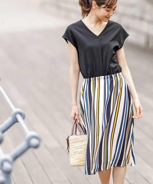 12Twelve Agenda(トゥエルブ アジェンダ)の「カット×麻調合繊ストライプワンピース(ワンピース・レディース・イエロー/グリーン・M)」の2枚目の写真
