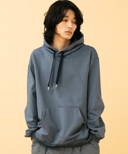 STUDIOUS（ステュディオス）の「【STUDIOUS】ハードシルケットプルオーバーフーディーver.2（パーカー・メンズ・ホワイト/ベージュ/ブルー/ダークグレー・1/2/3）」の4枚目の写真