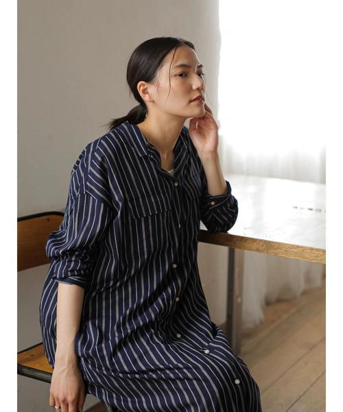 AMERICAN HOLIC（アメリカンホリック）の「Wポケット開襟シャツワンピース（ワンピース・レディース・チャコールグレー/ライトベージュ/ストライプ/ドット/モカ・M/L）」の7枚目の写真