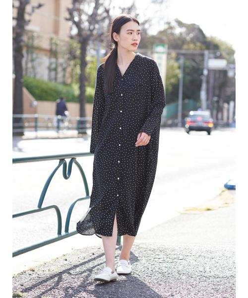 AMERICAN HOLIC（アメリカンホリック）の「Wポケット開襟シャツワンピース（ワンピース・レディース・チャコールグレー/ライトベージュ/ストライプ/ドット/モカ・M/L）」の5枚目の写真