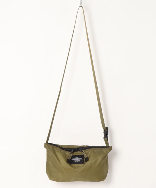 HELIOPOLE（エリオポール）の「BAGS IN PROGRESS: クロスボディバッグ（ショルダーバッグ・レディース・ホワイト/ブラック/カーキ・FREE）」の3枚目の写真