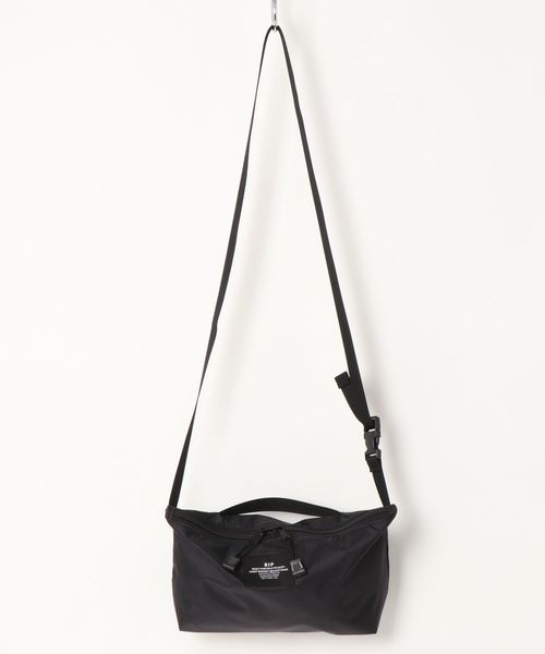 HELIOPOLE（エリオポール）の「BAGS IN PROGRESS: クロスボディバッグ（ショルダーバッグ・レディース・ホワイト/ブラック/カーキ・FREE）」の2枚目の写真