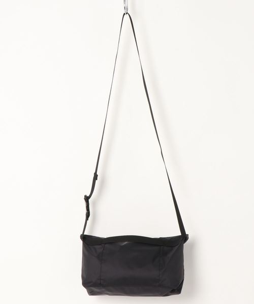 HELIOPOLE（エリオポール）の「BAGS IN PROGRESS: クロスボディバッグ（ショルダーバッグ・レディース・ホワイト/ブラック/カーキ・FREE）」の4枚目の写真