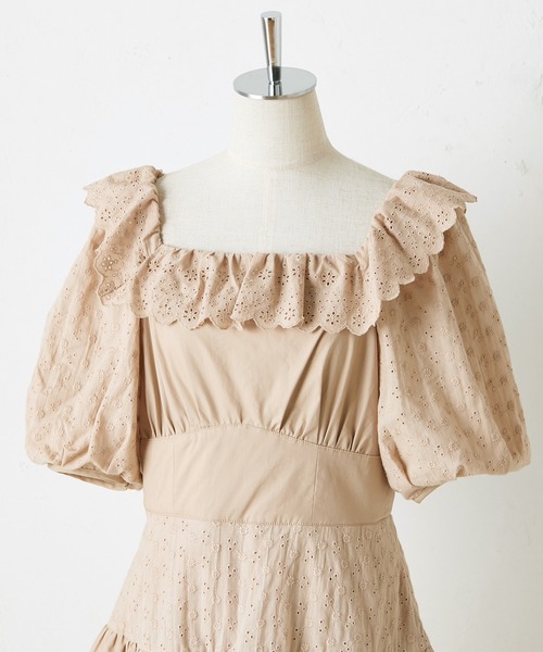 one after another NICE CLAUP(ワンアフターアナザーナイスクラップ)の「ティアードフリルワンピース(ワンピース・レディース・オフホワイト/ベージュ・FREE)」の21枚目の写真