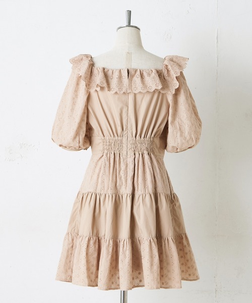 one after another NICE CLAUP(ワンアフターアナザーナイスクラップ)の「ティアードフリルワンピース(ワンピース・レディース・オフホワイト/ベージュ・FREE)」の20枚目の写真