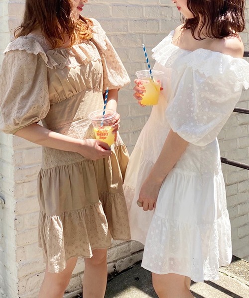one after another NICE CLAUP(ワンアフターアナザーナイスクラップ)の「ティアードフリルワンピース(ワンピース・レディース・オフホワイト/ベージュ・FREE)」の8枚目の写真