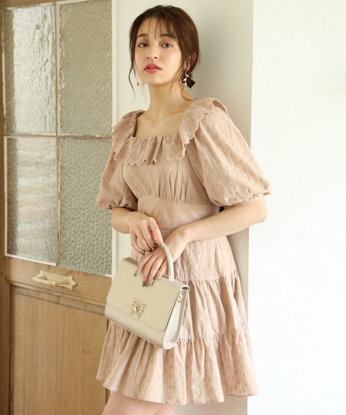 one after another NICE CLAUP(ワンアフターアナザーナイスクラップ)の「ティアードフリルワンピース(ワンピース・レディース・オフホワイト/ベージュ・FREE)」の4枚目の写真