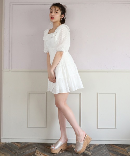 one after another NICE CLAUP(ワンアフターアナザーナイスクラップ)の「ティアードフリルワンピース(ワンピース・レディース・オフホワイト/ベージュ・FREE)」の14枚目の写真