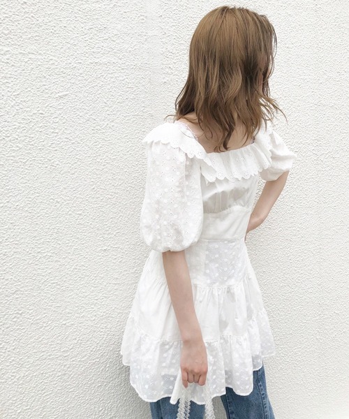 one after another NICE CLAUP(ワンアフターアナザーナイスクラップ)の「ティアードフリルワンピース(ワンピース・レディース・オフホワイト/ベージュ・FREE)」の16枚目の写真