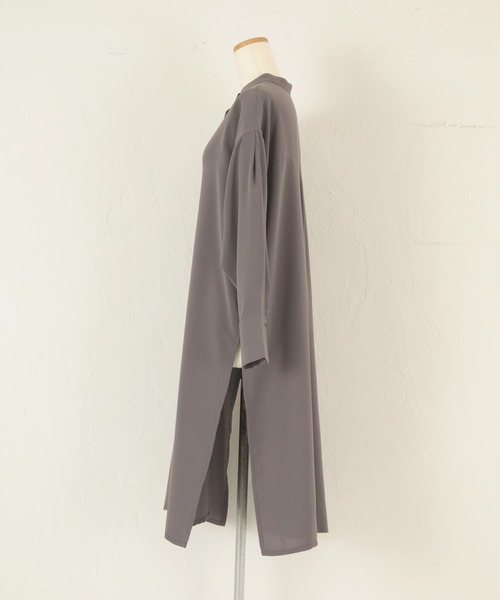 titivate（ティティベイト）の「ﾊｲｽﾘｯﾄﾊﾞﾝﾄﾞｶﾗｰﾛﾝｸﾞｼｬﾂ（シャツ/ブラウス・レディース・ブルー/アイボリー/グレイッシュベージュ/チャコール・FREE）」の13枚目の写真