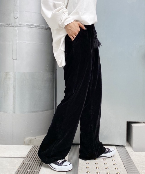 PAGEBOY（ページボーイ）の「エアリーベロアルーズパンツ【セミフレアシルエット】（その他パンツ・レディース・ブラック/ダークブラウン/アクア/パープル・FREE）」の5枚目の写真