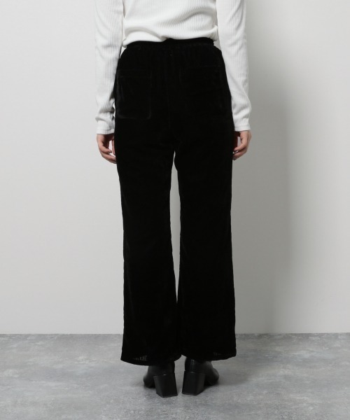 PAGEBOY（ページボーイ）の「エアリーベロアルーズパンツ【セミフレアシルエット】（その他パンツ・レディース・ブラック/ダークブラウン/アクア/パープル・FREE）」の15枚目の写真
