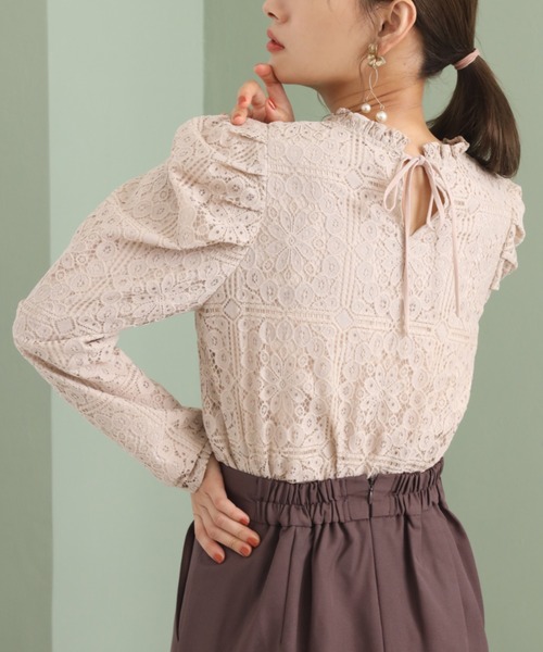 one after another NICE CLAUP(ワンアフターアナザーナイスクラップ)の「総レースパフ袖トップス(シャツ/ブラウス・レディース・ベージュ/ブラック/アイボリー・FREE)」の1枚目の写真