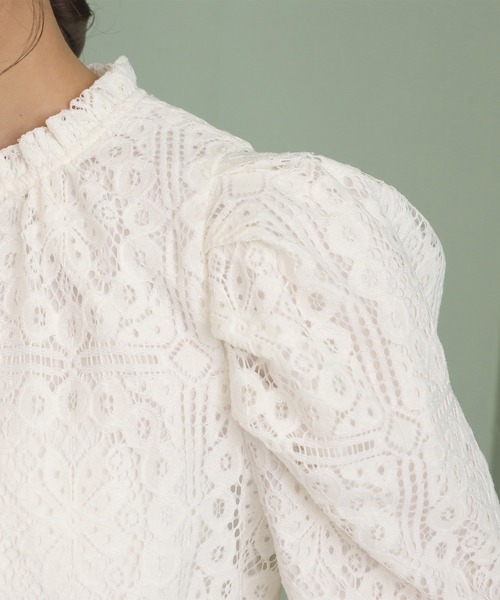 one after another NICE CLAUP(ワンアフターアナザーナイスクラップ)の「総レースパフ袖トップス(シャツ/ブラウス・レディース・ベージュ/ブラック/アイボリー・FREE)」の10枚目の写真